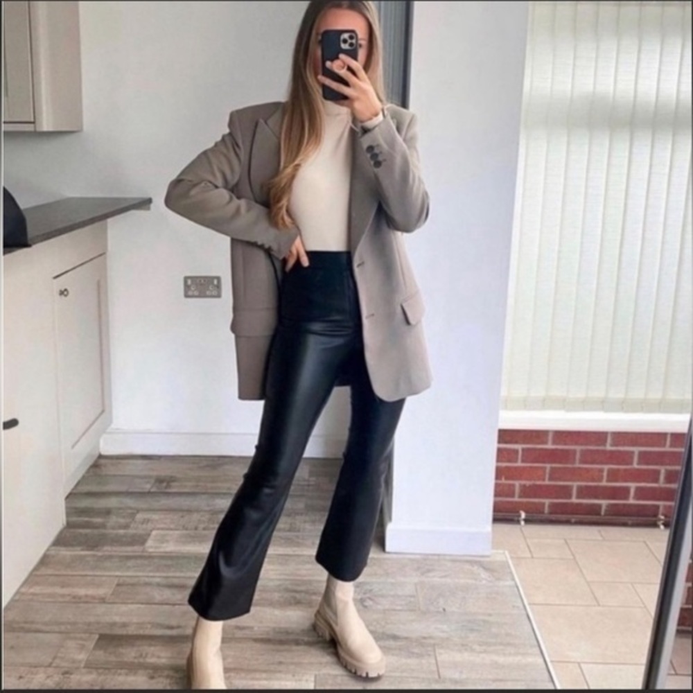 BLOGGERS FAVORITE NWT Zara Faux Leather Mini Flared Pants - Picture 10 of 15